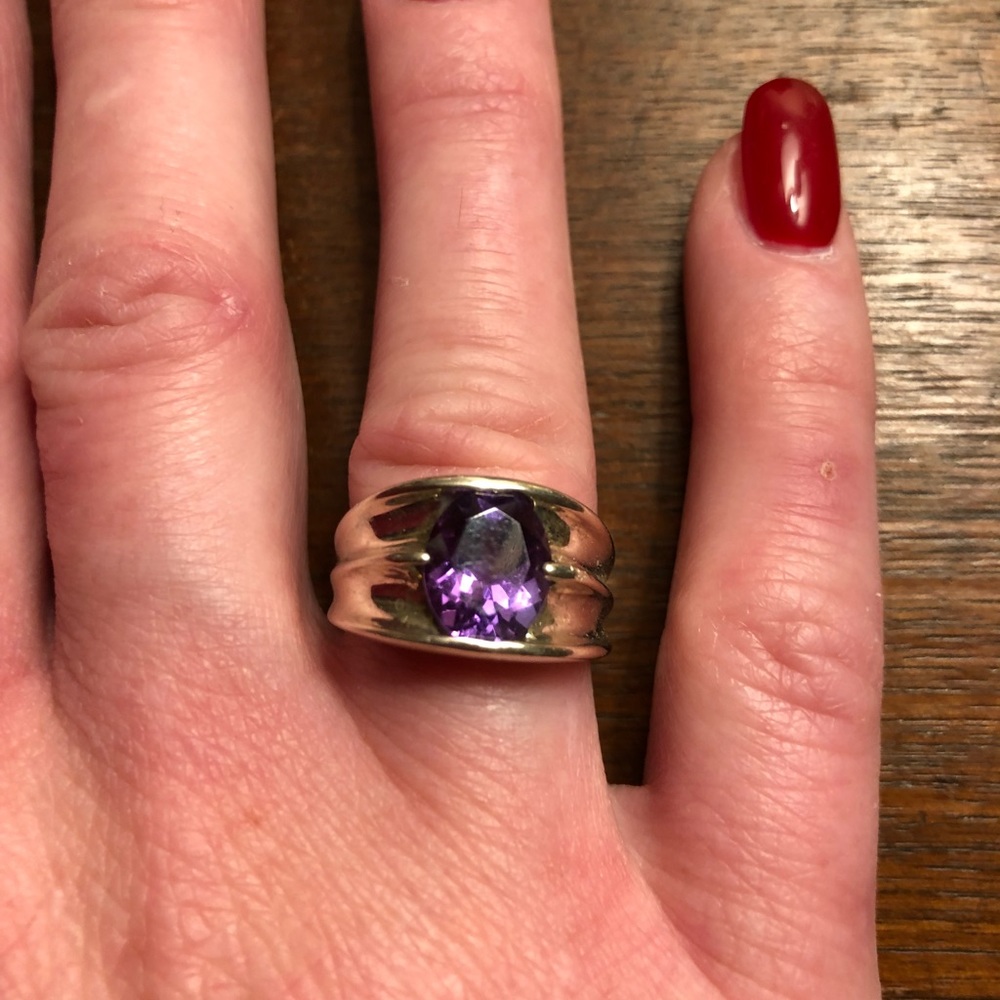 Sterling silver purple stone ring - Picture 3 of 5